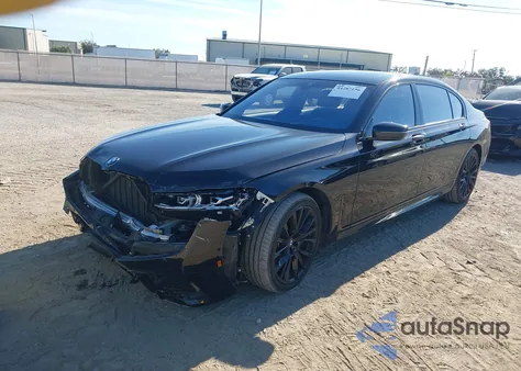 2021 BMW M760I xDrive z USA, uszkodzony, nr VIN WBA7U6C05MCE58977